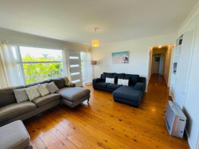 Relaxed Coastal Retreat, Mollymook